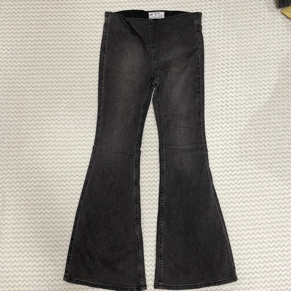 A97 NWD Free People Penny Pull-on Flare Jeans